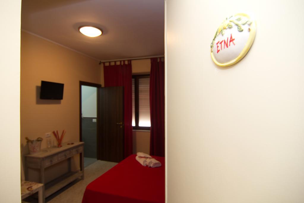B&B Tifeo Виллафранка-Тиррена Экстерьер фото